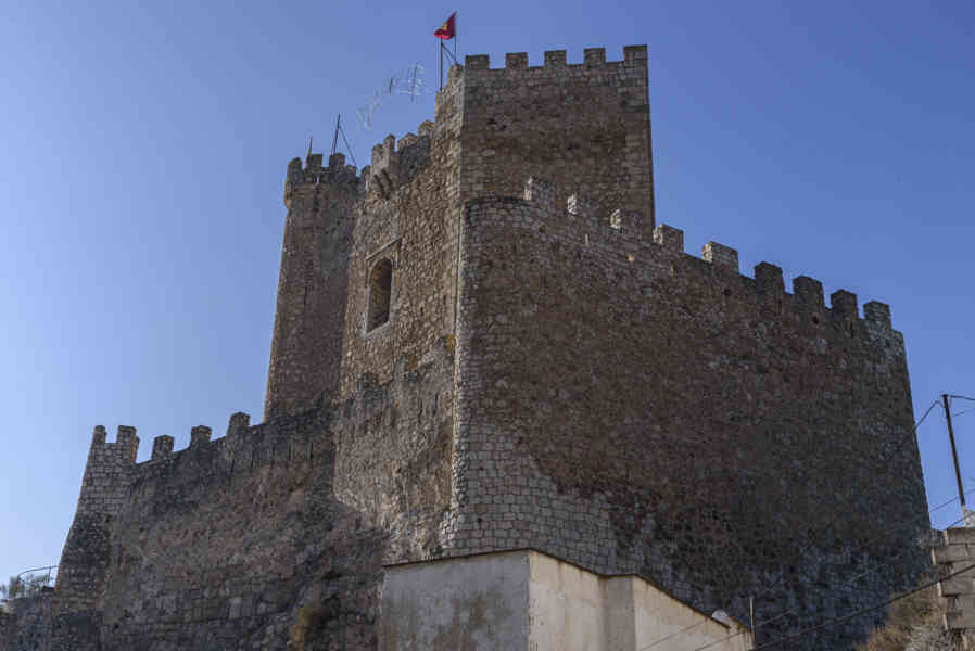 Albacete - Alcalá del Júcar 26 - castillo de Alcalá del Júcar.jpg